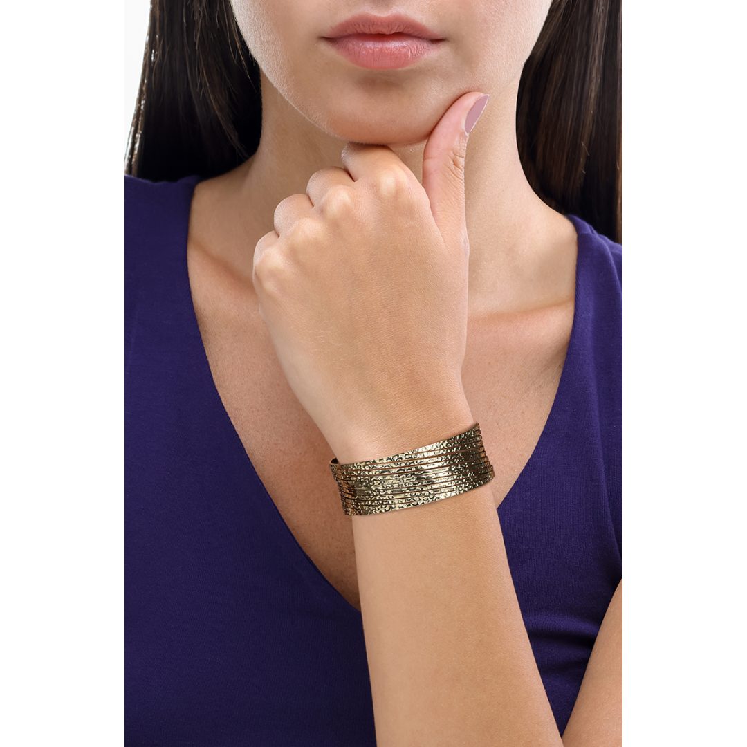 AURA hammered rigid bracelet - Image 2