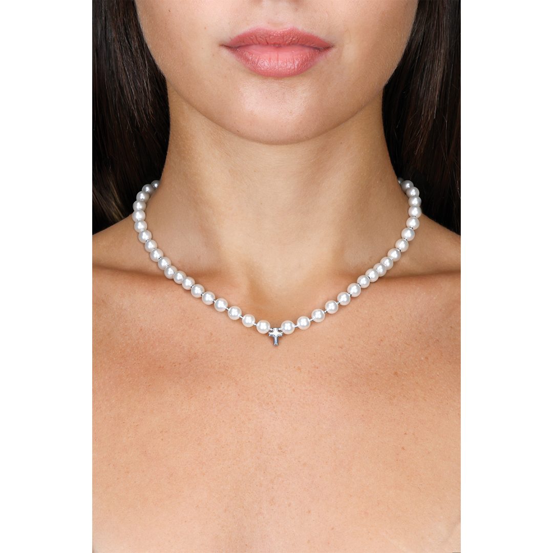 PURE PEARL collana perle bianche con pendente croce piccola - immagine 2