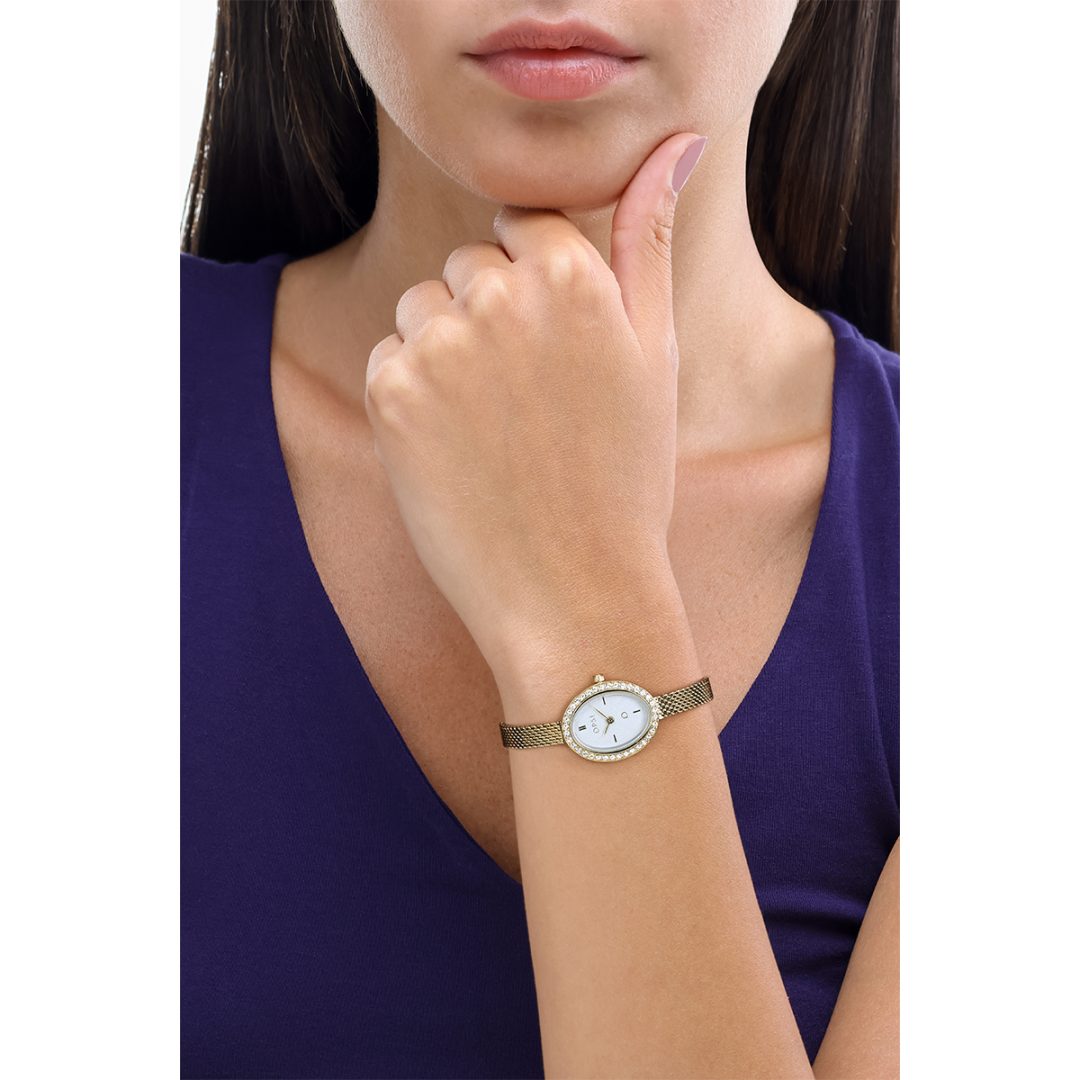 ROYAL OVALIS watch with a metal and crystal case and a metal mesh bracelet. - Image 2